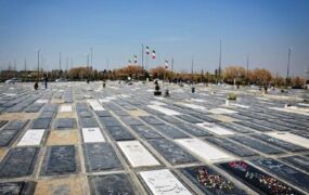 تصویر زنان بی حجاب بر سنگ قبر ممنوع