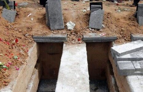 زیر گرفتن چند زن و برخورد شدید خودروی مگان به قبر/ فیلم