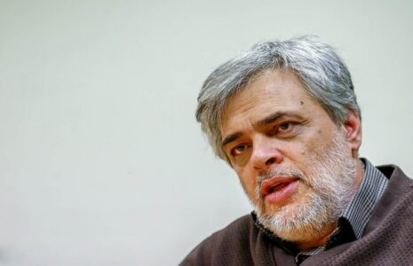 محمد مهاجری:در ایستگاه مترو از ساعت ۱۶ تا ۱۹ بی‌حجابی حرام است/ فیلم