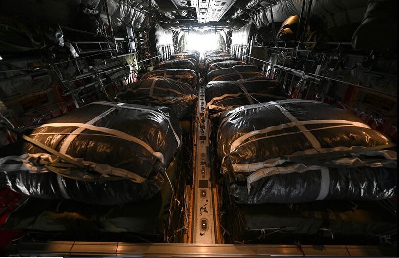 دیدنی های امروز؛ از ارسال کمک های هوایی به غزه تا "شب برات" در کشمیر ارسال محموله های غذایی از طریق هواپیمای باری سی 130 ارتش آمریکا