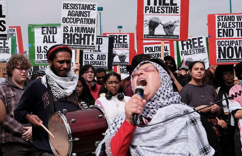 دیدنی های امروز؛ از ارسال کمک های هوایی به غزه تا "شب برات" در کشمیر تظاهرات حامیان فلسطین در شهر آتلانتا