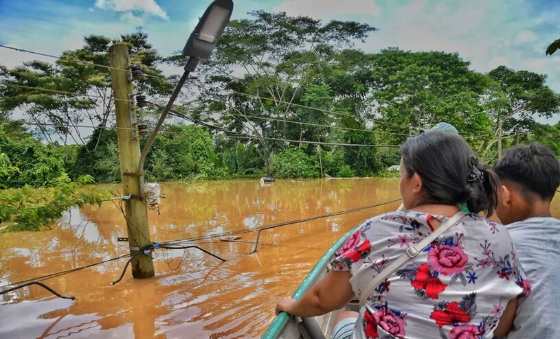 دیدنی های امروز؛ از ارسال کمک های هوایی به غزه تا "شب برات" در کشمیر سیل در بولیوی