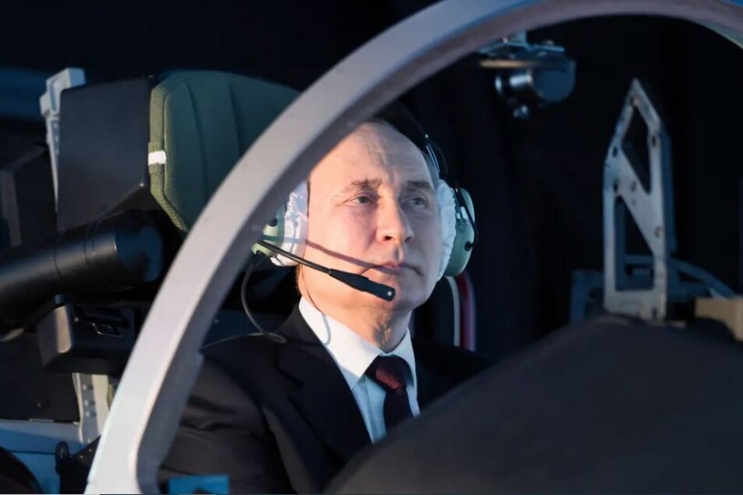 دیدنی های امروز؛ از روز جهانی زن تا نمایشگاه سگ های خانگی ولادیمیر پوتین کابین خلبان شبیه ساز پرواز