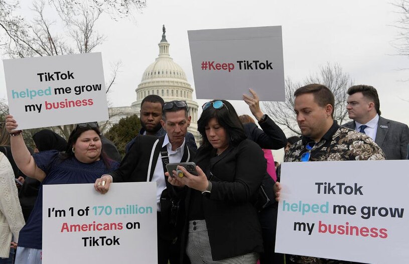 تظاهرات آمریکایی های مخالف مسدود شدن پیام رسان "تیک تاک"