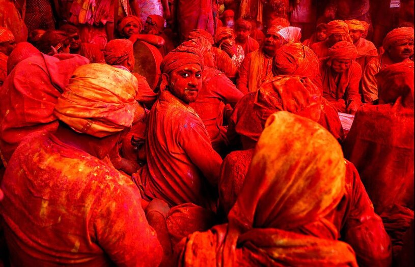 دیدنی های امروز؛ از رژه روز سن پاتریک تا افطاری های رمضانی حضور هندوها در جشنواره "لادو هولی"