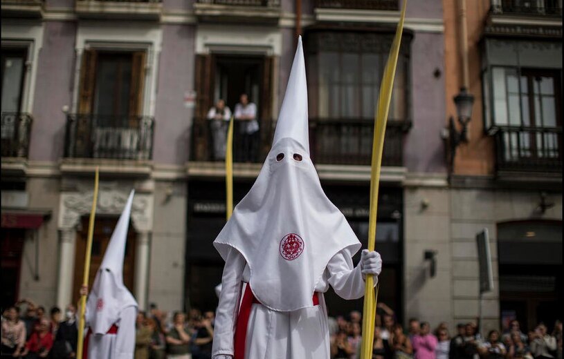 دیدنی های امروز؛ مراسم آیینی هندوها و مسیحیان کاتولیک مراسم آیینی موسوم به " یکشنبه نخل" مسیحیان کاتولیک