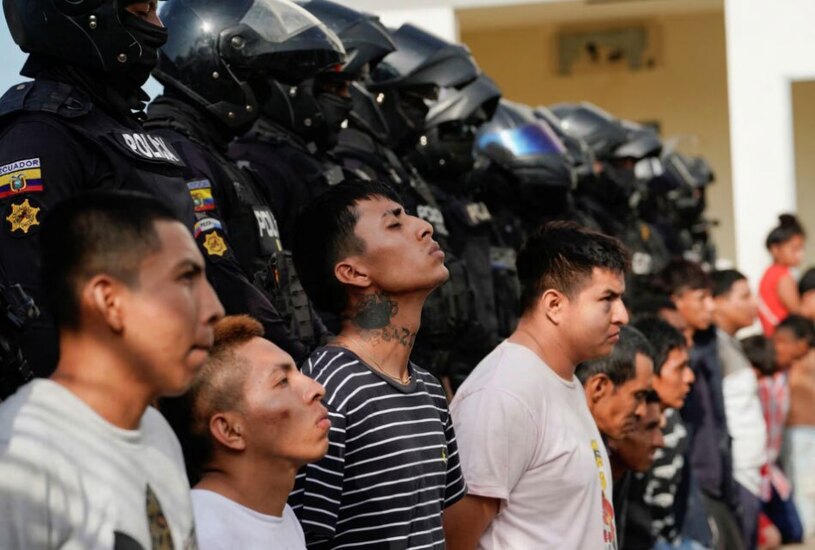 دیدنی های امروز؛ از شستن پای زنان زندانی از سوی پاپ تا تصاویر برگزیده طبیعت 2024 عملیات ضربتی پلیس و نیروهای مسلح اکوادور علیه اشرار