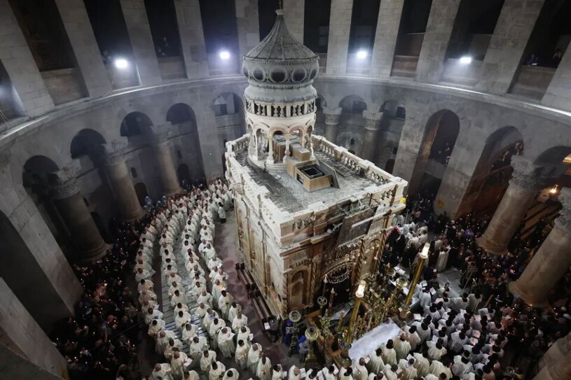 دیدنی های امروز؛ از شستن پای زنان زندانی از سوی پاپ تا تصاویر برگزیده طبیعت 2024 روحانیون کاتولیک در مراسم آیینی شستن پا در کلیسا