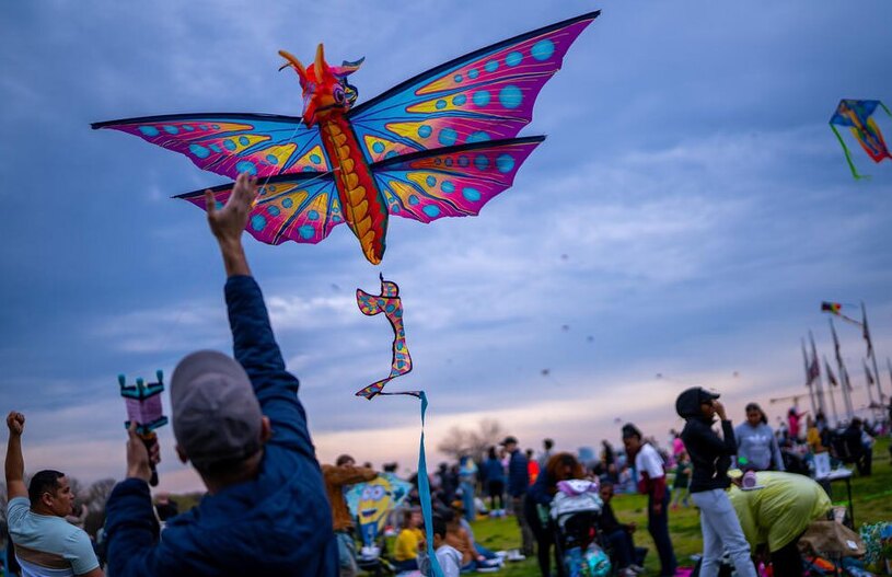 دیدنی های امروز؛ از مراسم عید پاک تا آیین های رمضانی جشنواره بهاری بادبادک در شهر واشنگتن دی سی