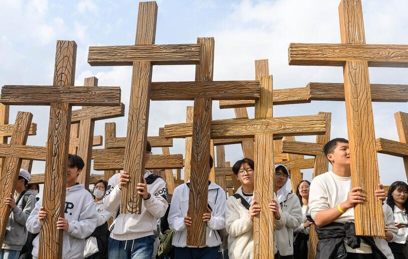 دیدنی های امروز؛ از مراسم عید پاک تا آیین های رمضانی مسیحیان کره جنوبی در رژه روز "عید پاک"