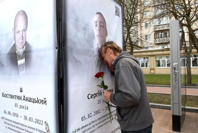 دیدنی های امروز؛ از مراسم عید پاک تا آیین های رمضانی عکس یادبود کشته شدگان جنگ در شهر "ایرپین" اوکراین