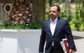 وزیر اقتصاد برکنار شد؟