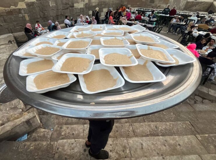 دیدنی های امروز؛ از جمع آوری خیابان خواب ها در آمریکا تا سفره های افطاری یک سرآشپز مصری در یک رستوران در قاهره