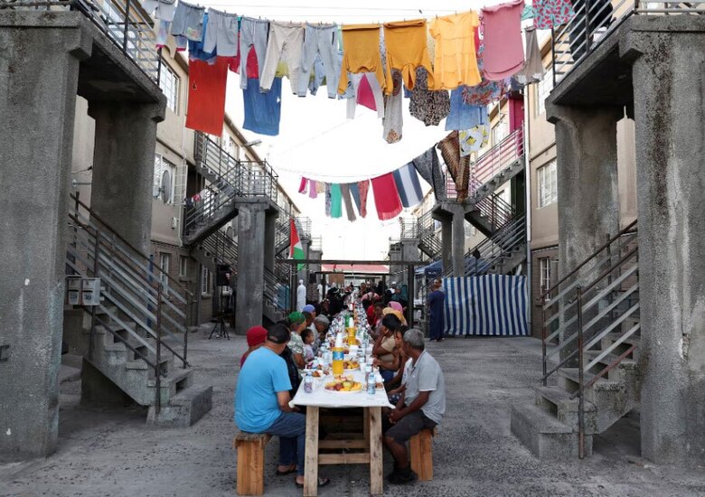 میز افطاری در شهر "کیپ تاون" آفریقای جنوبی