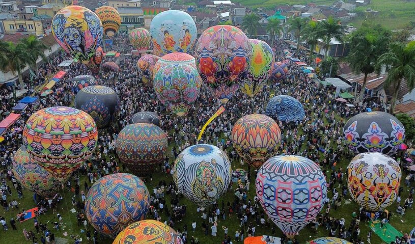 دیدنی های امروز؛ از جشنواره های آسیایی تا سال نو نپالی جشنواره بالن در جاوه اندونزی
