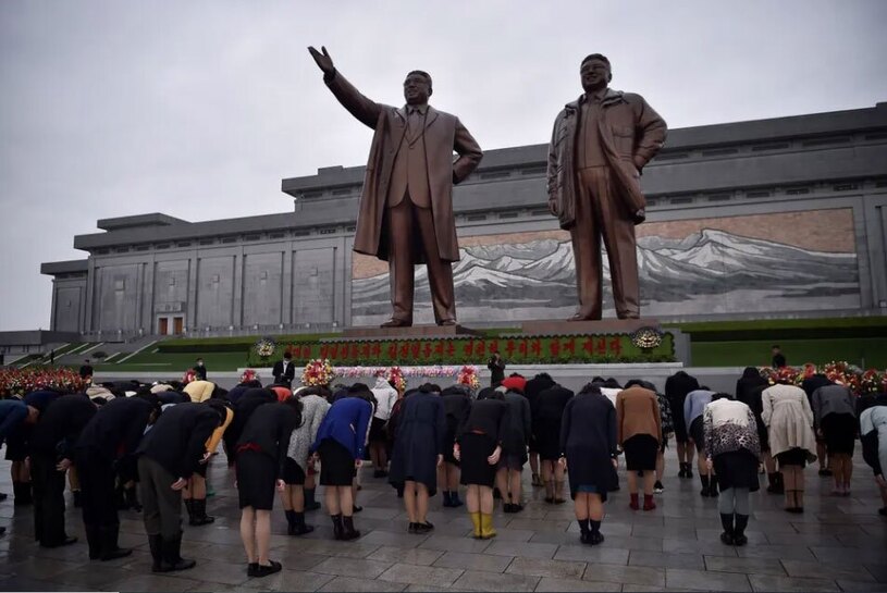 مردم کره شمالی در جشن های صد و دوازدهمین سالگرد تولد "کیم ایل سونگ"