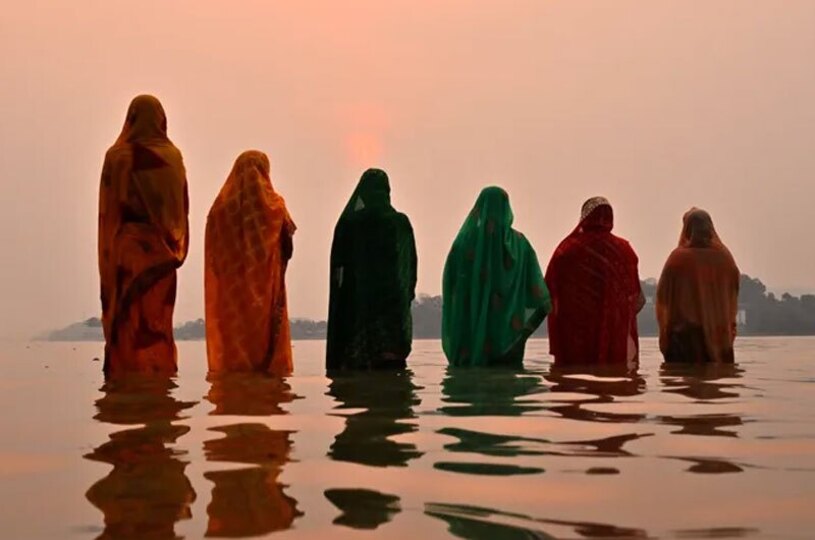 دیدنی های امروز؛ از سال نو ایزدی ها تا خرید جو بایدن نیایش زنان هندو در کرانه رود "براهماپوترا"