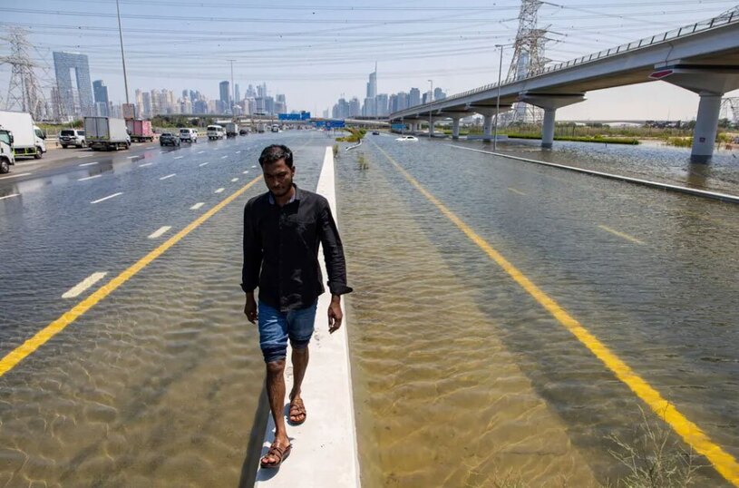 خیابان های سیلاب گرفته در دوبی