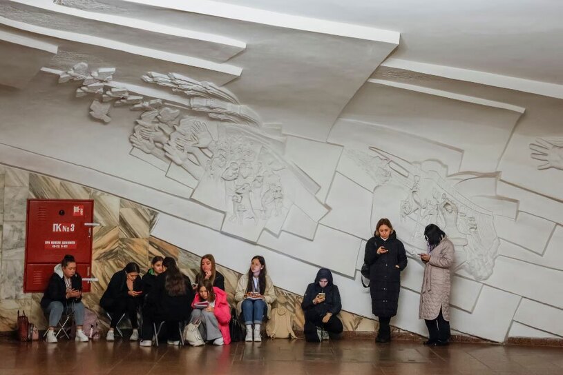 پناه گرفتن شهروندان اوکراینی در ایستگاه مترو 