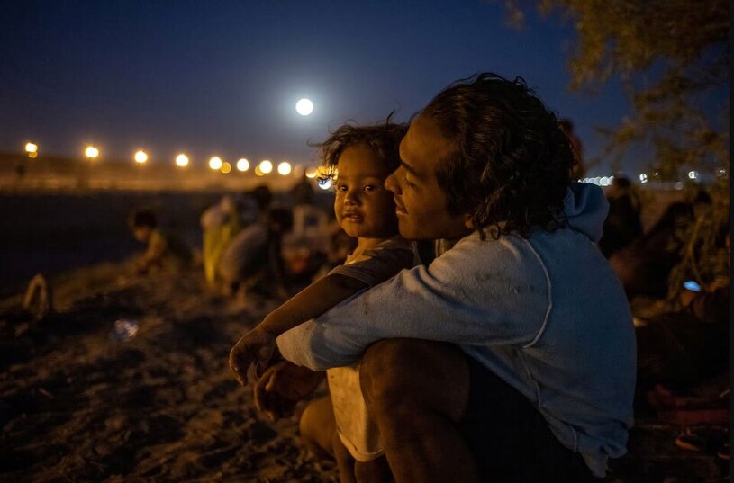 دیدنی های امروز؛ از سالگرد نسل کشی ارامنه تا اعتراضات دانشجویی در آمریکا پناهجویان در پشت دیوارهای مرزی