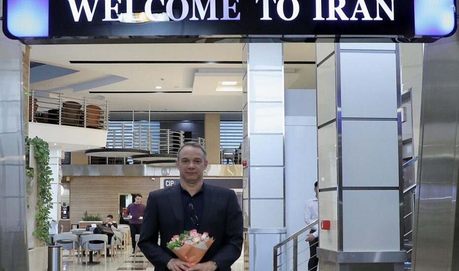 سرمربی تیم ملی والیبال به ایران آمد