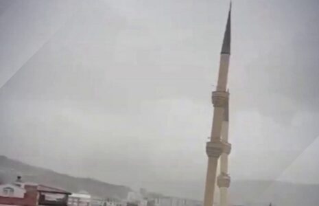 سقوط مناره‌های مسجد ترکیه