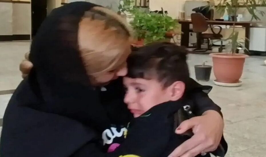 پسربچه گمشده آغوش مادر