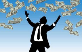 ۱۰ عادت انسان های ثروتمند در برابر افراد بی‌ پول