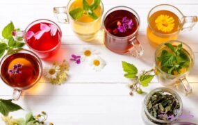 ۸ دمنوش‌ آرامبخش و نشاط آور خانگی