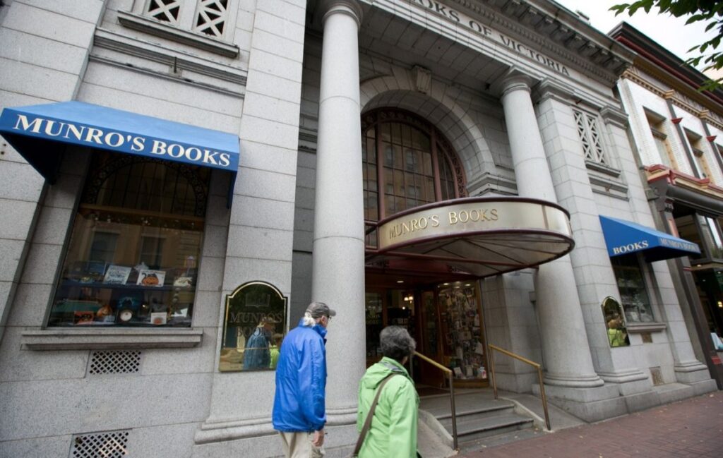 آلیس مونرو برنده جایزه نوبل ادبیات درگذشت کتابفروشی مونرو