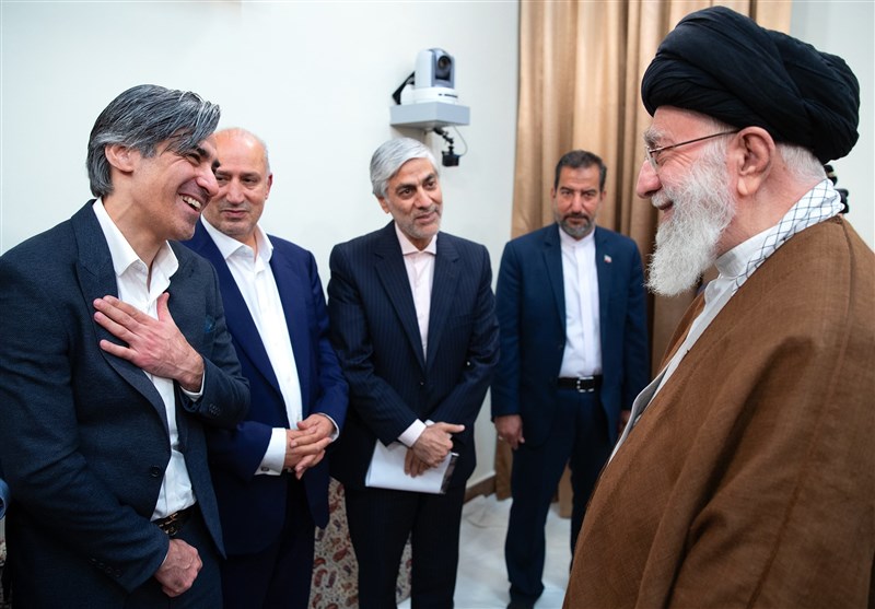 
دیدار ملی‌پوشان فوتسال با مقام معظم رهبری + تصاویر
