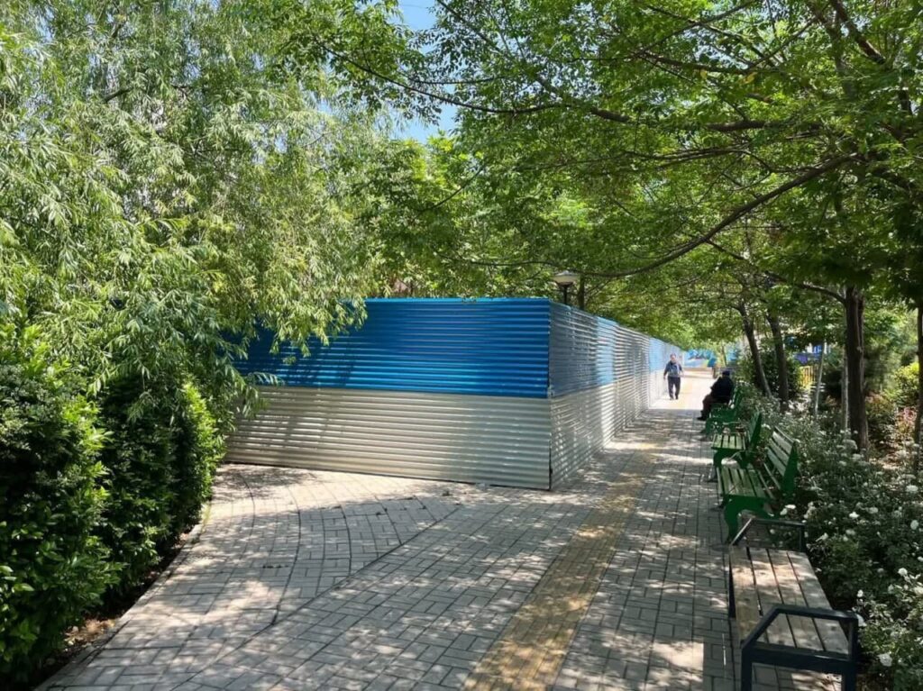 حصارکشی به پارک شهدای ارتش