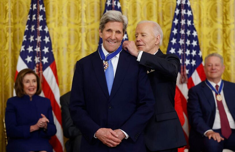 دیدنی های امروز؛ از روز جهانی آزادی مطبوعات تا سفرهای تبلیغاتی ترامپ جو بایدن، رئیس جمهوری ایالات متحده، طی مراسمی در اتاق شرقی کاخ سفید