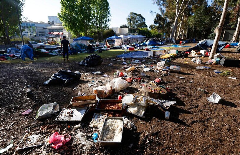 حمله پلیس آمریکا به اردوگاه چادری دانشجویان