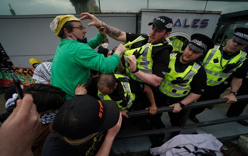 هجوم فعالان حامی فلسطین به دفتر یک شرکت تولید تسلیحات در شهر گلاسکو اسکاتلند