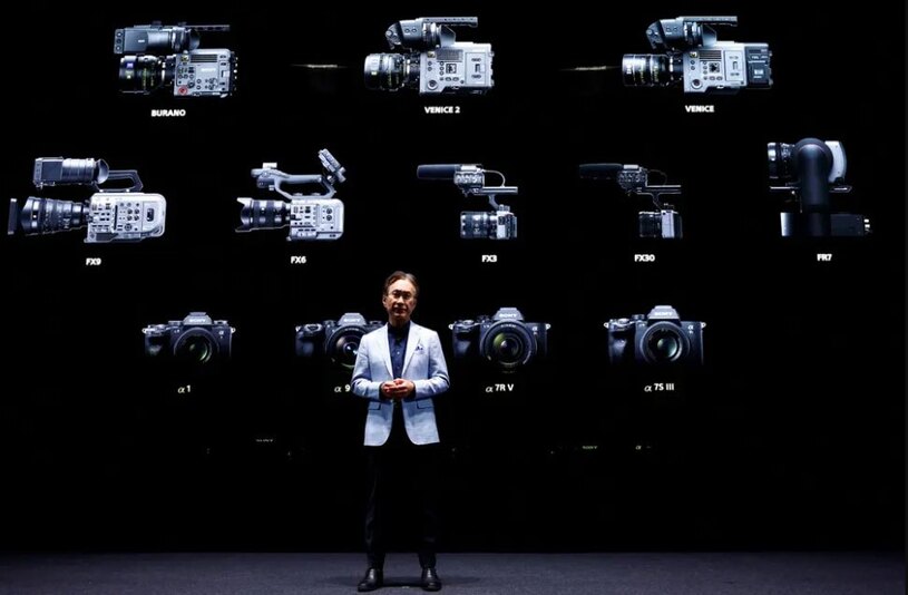 دیدنی های امروز؛ از کوهنورد افسانه ای نپال تا شهر میمون های تایلند مدیر اجرایی شرکت "سونی" ژاپن در یک جلسه توجیهی