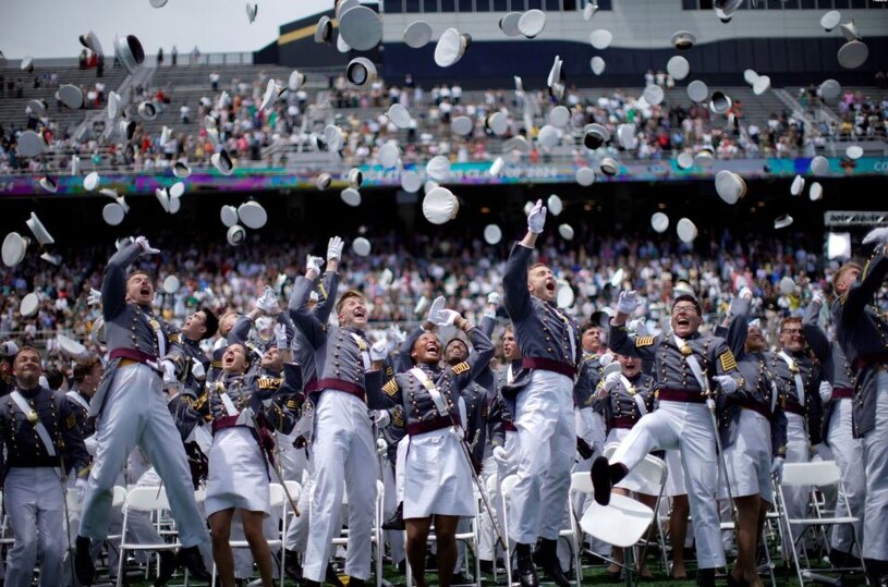 دیدنی های امروز؛ از میزبانی پاپ برای روز جهانی کودک تا هو شدن ترامپ جشن فارغ التحصیلی دانشکده نظامی "وست پوینت"