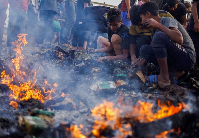 حمله اسرائیل به چادر اردوگاه آوارگان در شهر رفح