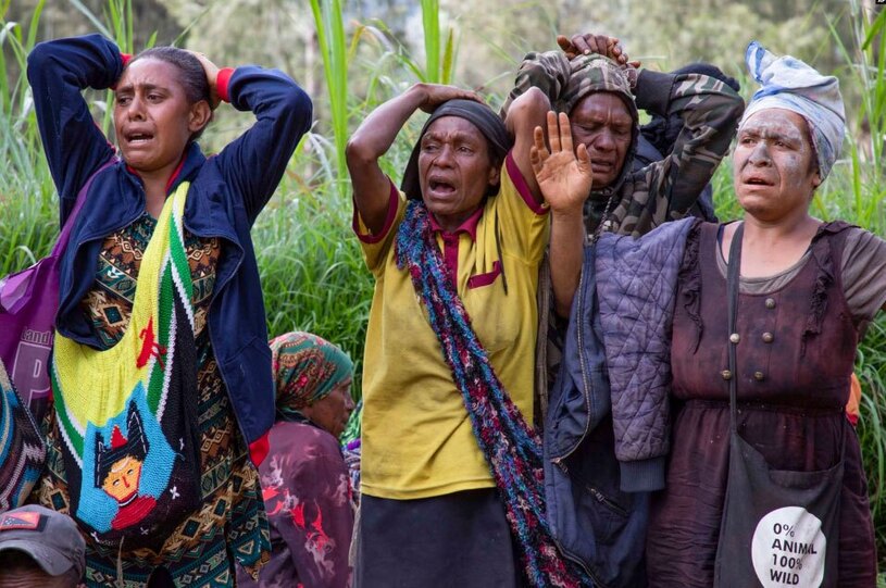 بازماندگان رانش زمین در "پاپوا گینه نو"