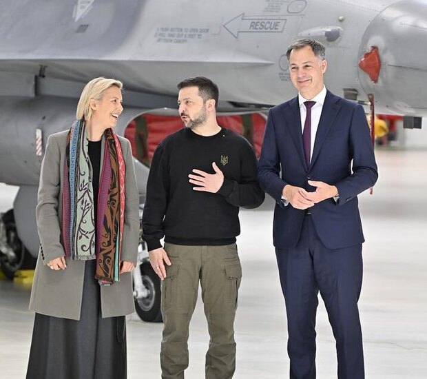 رییس جمهوری اوکراین در کنار نخست وزیر و وزیر دفاع بلژیک