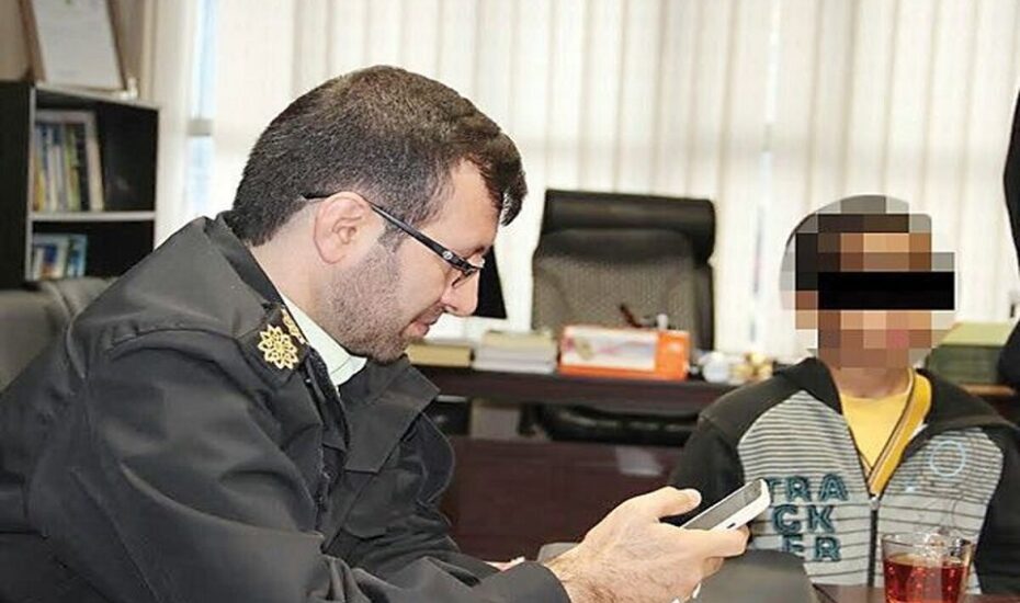پسر بچه کلاه بردار سایبری