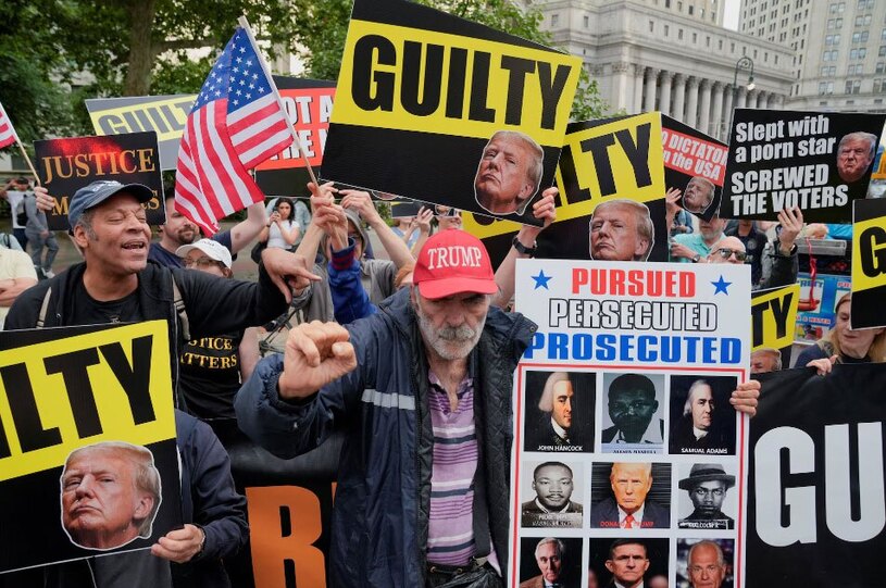 دیدنی های امروز؛ از گرمای بی سابقه در هند تا جارچی سلطنتی لندن تجمع حامیان و مخالفان ترامپ