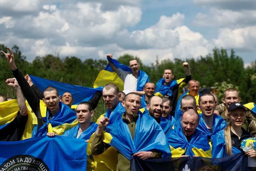 دیدنی های امروز؛ از گرمای بی سابقه در هند تا جارچی سلطنتی لندن آزادی گروهی از اسرای جنگی اوکراین