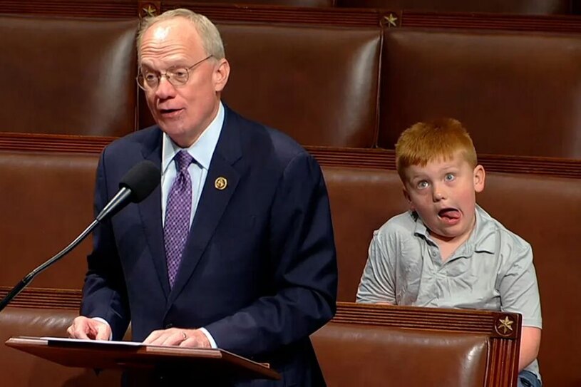 بازیگوشی فرزند نماینده جمهوریخواه کنگره آمریکا 