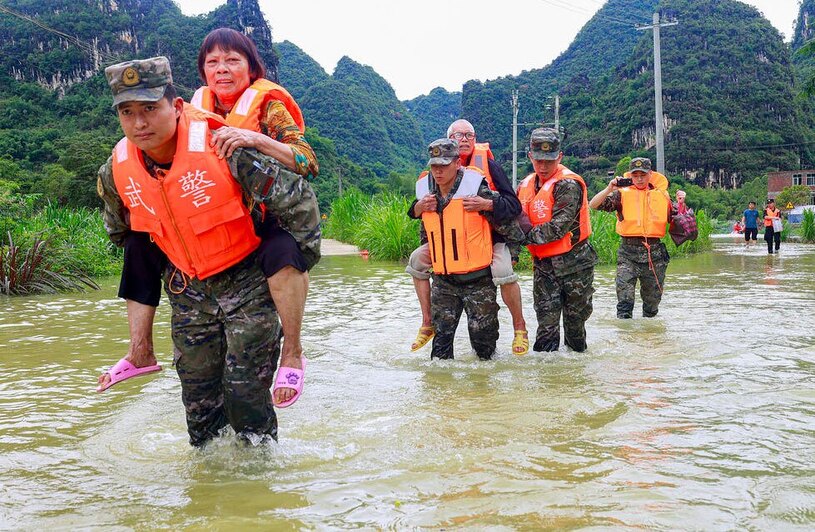 دیدنی های امروز؛ از راهپیمایی تحریک آمیز شهرک نشینان اسرائیلی تا زنده گیری خرس های وحشی امدادرسانی به سیلزدگان در چین