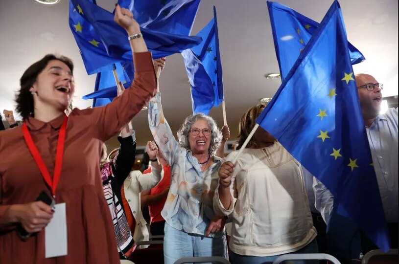 شادمانی اعضاء و هواداران حزب سوسیالیست پرتغال