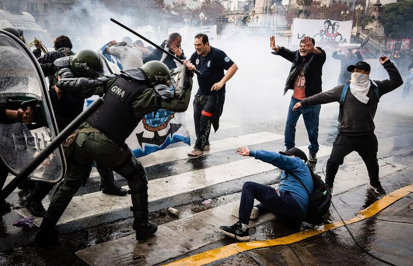 درگیری مخالفان رئیس جمهوری آرژانتین با پلیس 