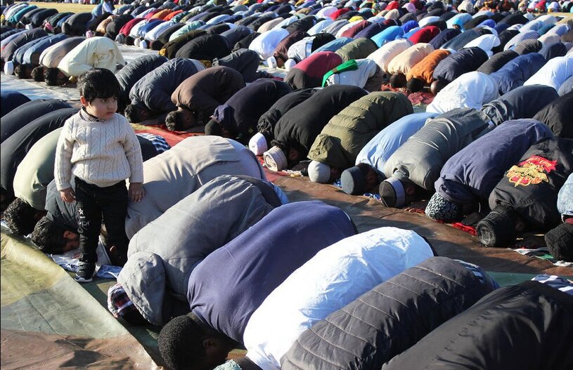 دیدنی های امروز؛ از مامور امنیتی طالبان تا قربانی های عید قربان نماز عید قربان در شهر "پرتوریا"