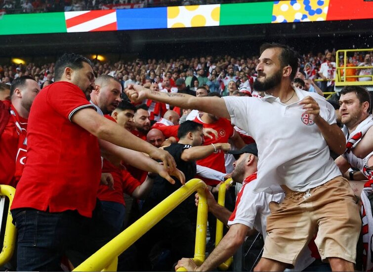 درگیری هواداران دو تیم فوتبال ترکیه و گرجستان