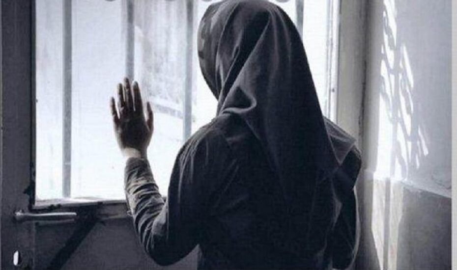 دختر جوان خواستگارش قاچاقی کشور خارج